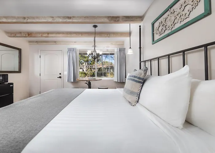 Sky Ranch Hotel